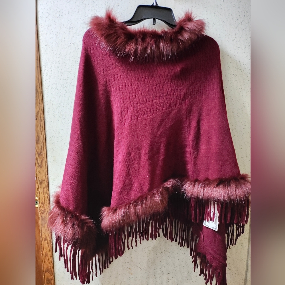 La Mode Poncho Faux Fur Tassel Trimming Boho Chic Burgundy One Size Fits Most